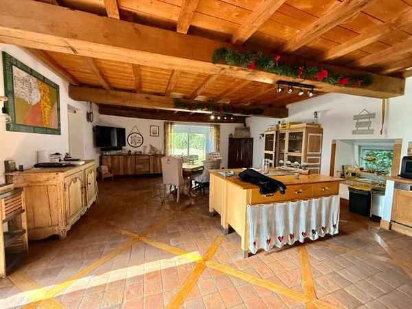 RARE Ensemble immobilier à CAMPENEAC 