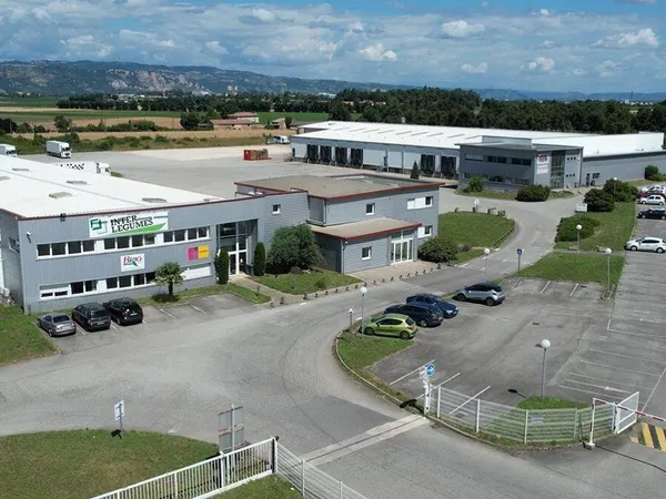 Entrepôt 4892 m² 