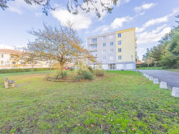 SOUS PROMESSE -- REZÉ -- BLORDIÈRE -- APPARTEMENT T2 52M² -- BALCON ASCENSEUR 
