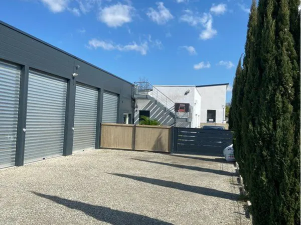 Box, garage, stockage, gardes-meubles, voiture collection 