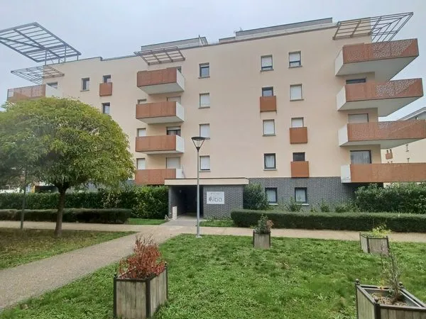 Beau T4 récent avec grande terrasse exposition sud ouest 