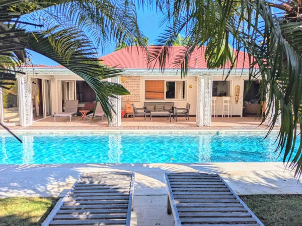SUPERBE VILLA CREOLE AVEC PISCINE ET ACCES MER - POINTE DES CHAT 