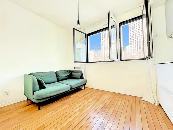 Beau studio meublé 