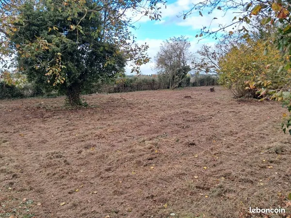 Terrain 1058 m² AZAY SUR CHER 