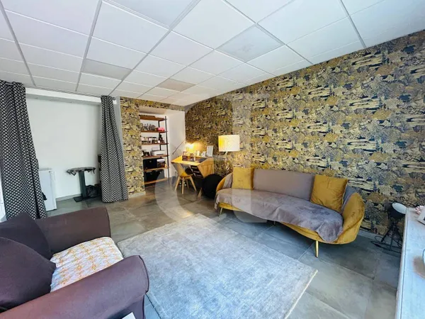 Local professionnel 2 pièces 42 m² 