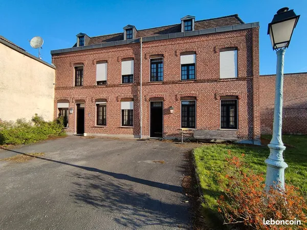 Maison 14 pièces 345 m² 