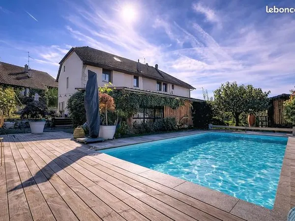 Maison 8 pièces 343 m² 