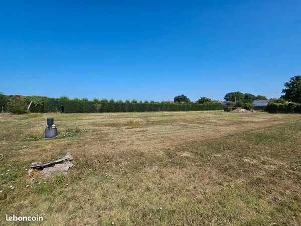 Terrain 1 067 m² Saint Seurin De Cadourne 