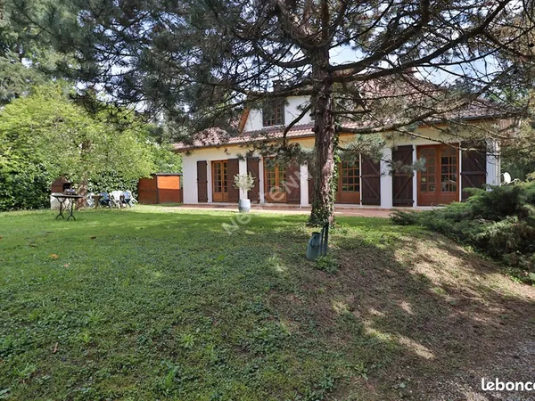 Villa 7 pièces 142 m² 