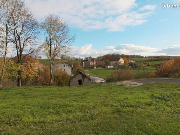 Terrain 700 m² 