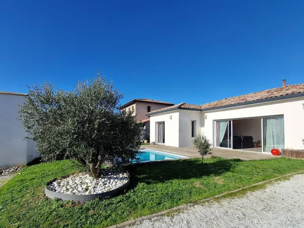 Maison de plain-pied 4 pièces 104 m² 