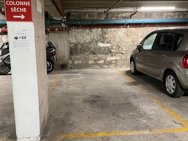 Parking sécurisé avenue Italie 