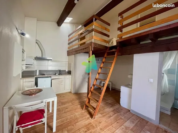 Studio 1 pièce 32 m² 