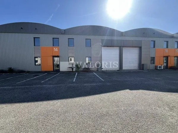 Local d'activité 440 m² 