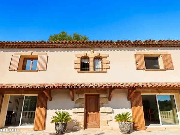 Maison 7 pièces 422 m² 