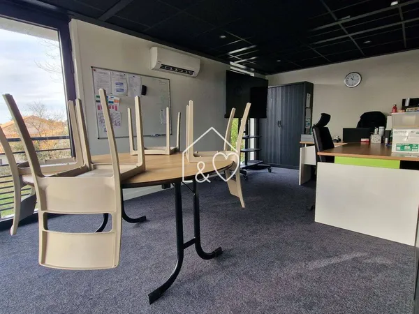Bureaux 75 m² 