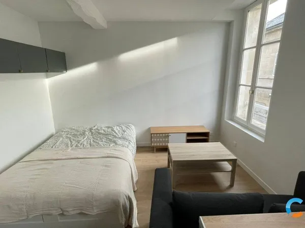 Studio 1 pièce 23 m² 