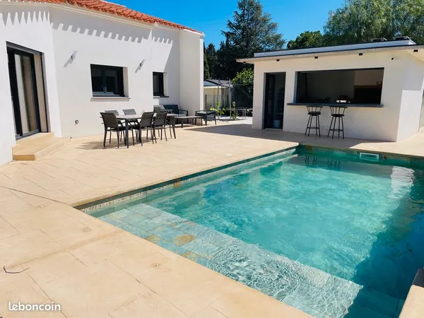 Villa moderne avec prairie à Elne 