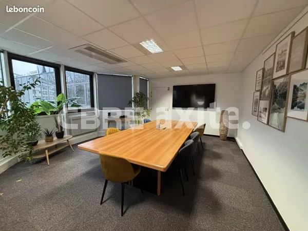 Bureaux 332 m² 