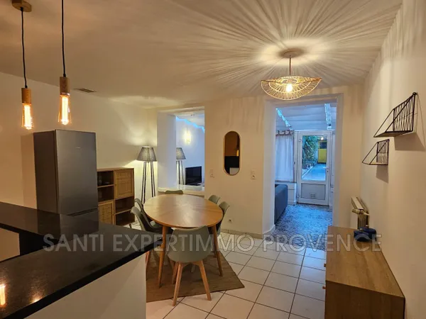 L'agence Santi Expertimmo vous propose à la location un appart 