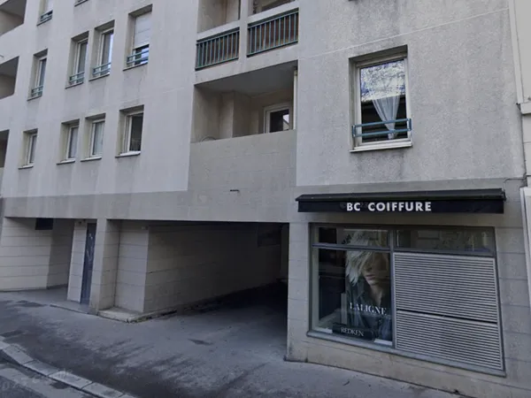 Garage à louer sécurisé en sous-sol - VALMY 