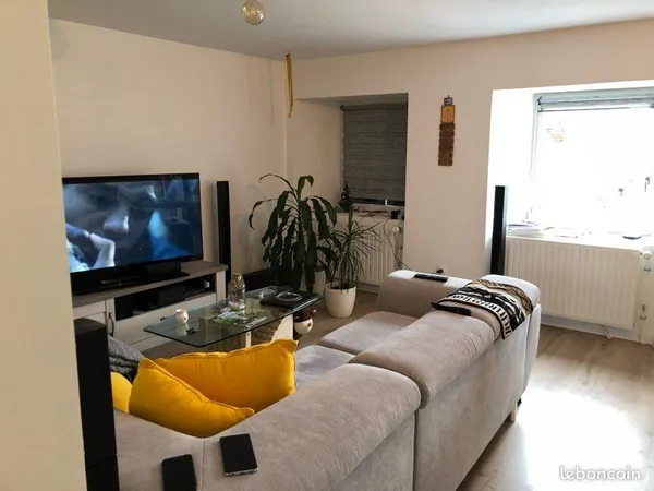 Appartement meublé 68 m² - 2 chambres - carport - proche gare TGV, HNFC & Suisse 