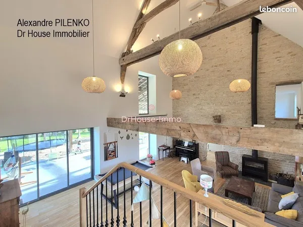 Longère 12 pièces 300 m² 