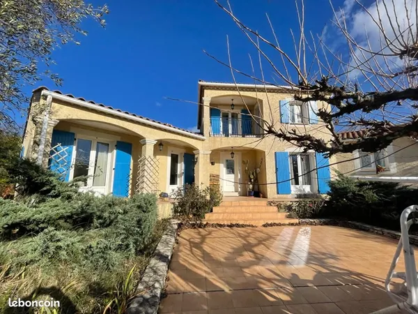 Villa 6 pièces 156 m² 