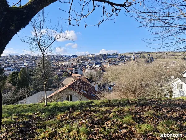 Rare à Aurillac - Terrain constructible d'environ 1 300 m² avec vue imprenable sur la ville 