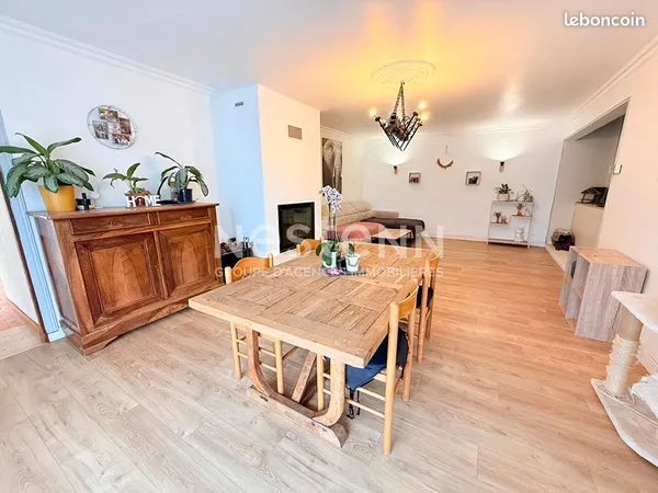Maison 8 pièces 207 m² 