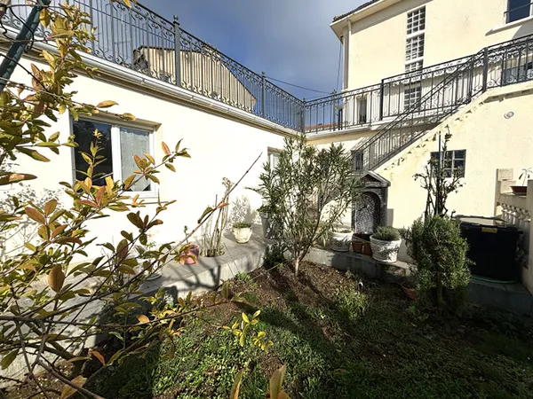Maison 9 pièces 225 m² 