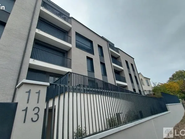 Studio 1 pièce 27 m² 