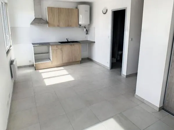 Studio 1 pièce 24 m² 