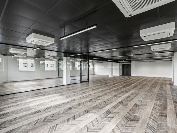 Bureaux 1 pièce 3127 m² 