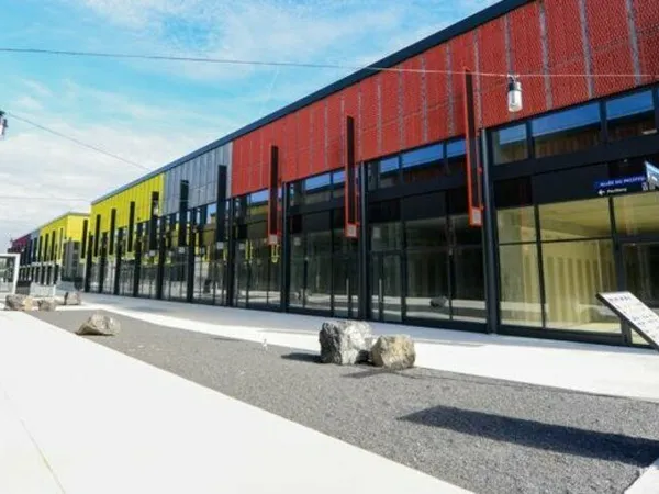 Local commercial 202 m² TREMBLAY EN FRANCE 
