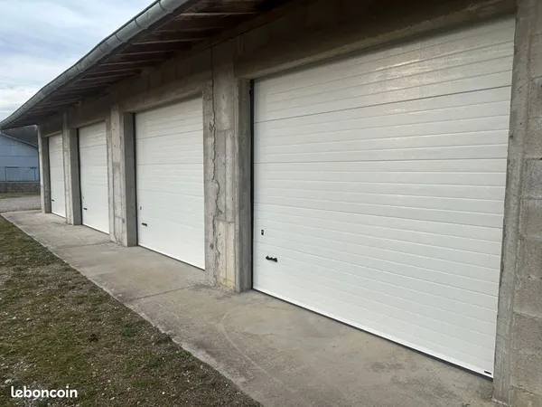 Parking - Garage Location Neuville-sur-Ain   150€