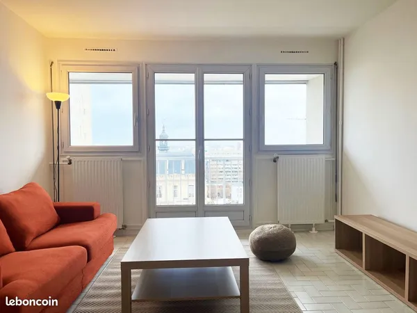 Ivry - Grand T3 meublé 72 m² - Balcon + vue - métro Mairie d'Ivry 
