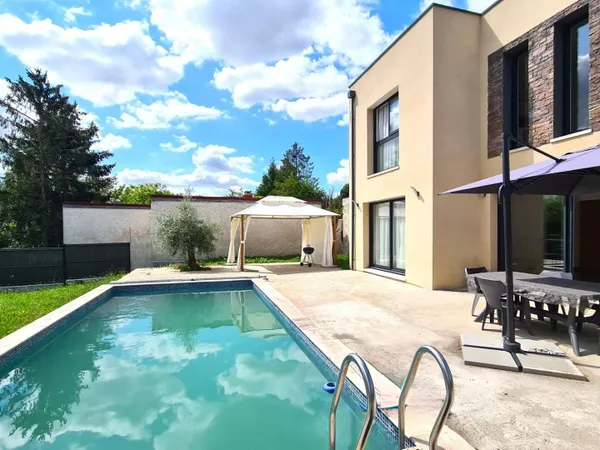 Maison 7 pièces 157 m² 