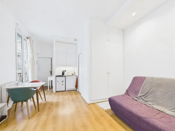 Studio meublé - Quartier Saint Lazare 