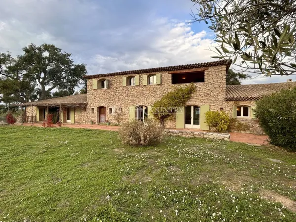 Vente villa Roquebrune-sur-Argens 