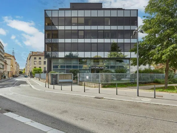 Bureaux 170 m² 