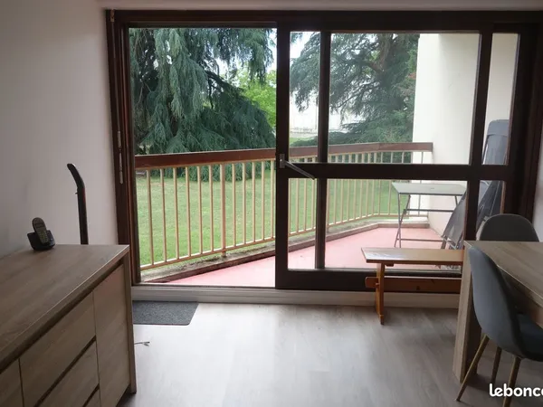 Particulier loue T1bis meublé 27m² 