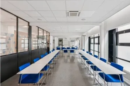 A VENDRE : Locaux commerciaux ERP et PMR de 786m² à Paris 15ème 