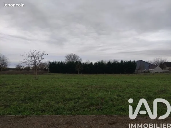 Terrain 776 m² COURLON SUR YONNE 