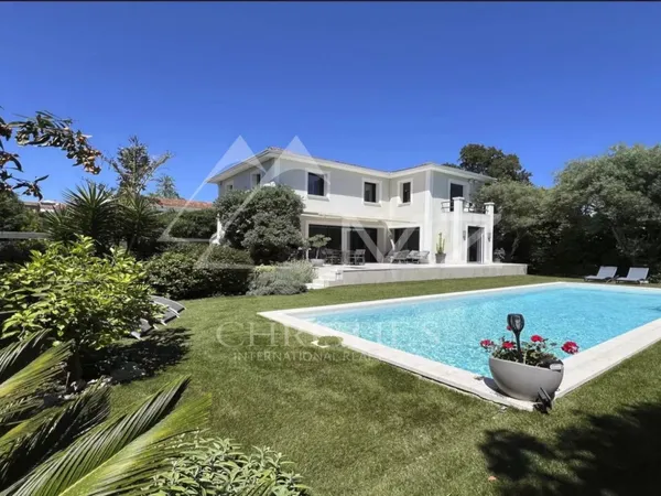 Proche Cannes - Juan-les-Pins - Villa moderne à pied de la plage 