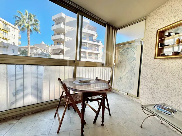 Studio 1 pièce 17 m² 