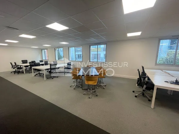Bureaux 200 m² 