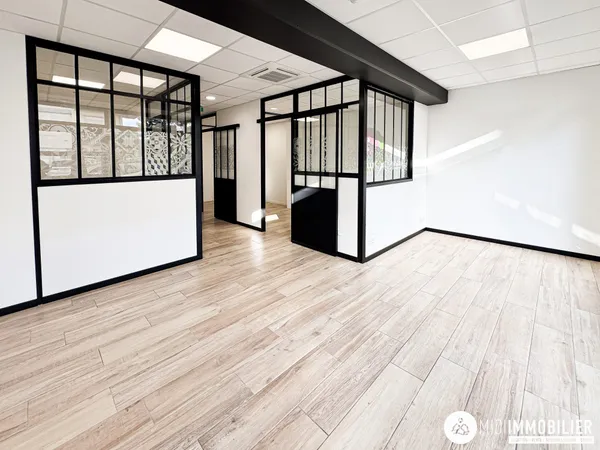 Local commercial 4 pièces 89 m² 
