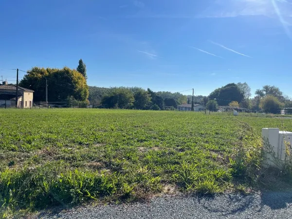 Terrain 692 m² 
