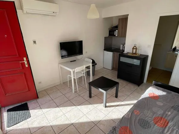 Studio meublé - 17 m² - Sainte-Savine 
